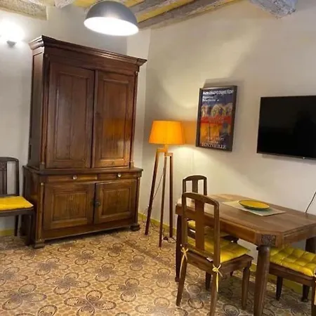 La Craquante Holiday home Arles